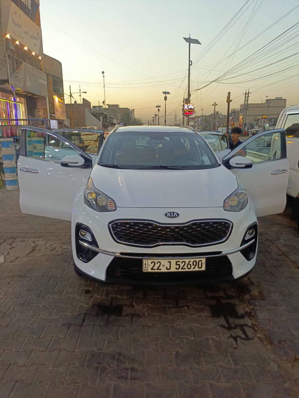سلام عليكم من رخصت مدير الكروب كيا سبورتج خليجي للبيع  موديل 2020 لون ابيض مال شركة العامة رقم اربيل سيارة بسمي تحكم اسيرن جهتين كامرة قطعتين تبريد سيارة مكفولة سيارة بسمي أتريد تحويل أتريد وكالة السعر 200وبيه مجال اخوان سوك كلشي وحسب نظافة سيارة ماشية 56الف الرقم ***********
