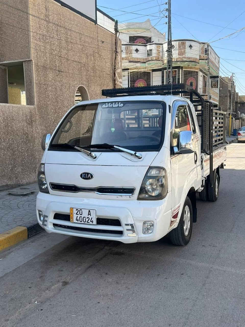 السلام وعليكم 
كيا حمل بنكو ٢٧٠٠ 
مديل ٢٠١٥ رقم بغداد النكليزي
سيار مكفوله كفاله عامه 
رقم الهاتف ***********
