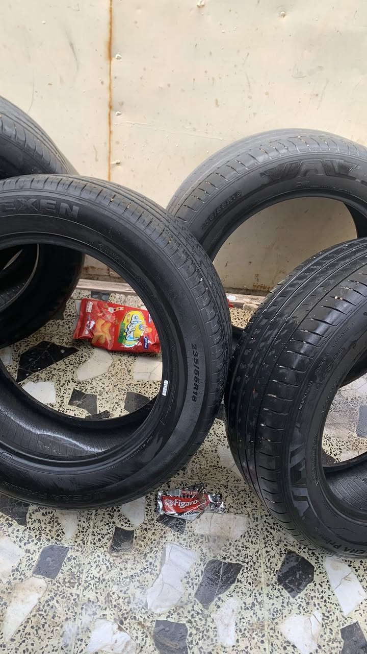 تخم تايرات توسان للبيع زوج نضافة 75% وزوج نضافة65% شرط مال وكالة مكانهن جسر ديالى القديم ***********
