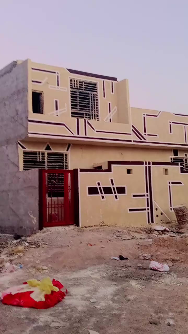 السلام عليكم يتوفر بيوت ثنين مساحه خمسينات واحد طابقين والثاني طابق واحد قرب كنطرة السلام  مقابيل الحولي 
السعر الطابق 35مليون والطابقين 50مليون بناء بلوك ستوه طالع الخلفه منهن ستفسار اكثر تصال ***********‬‏
***********
