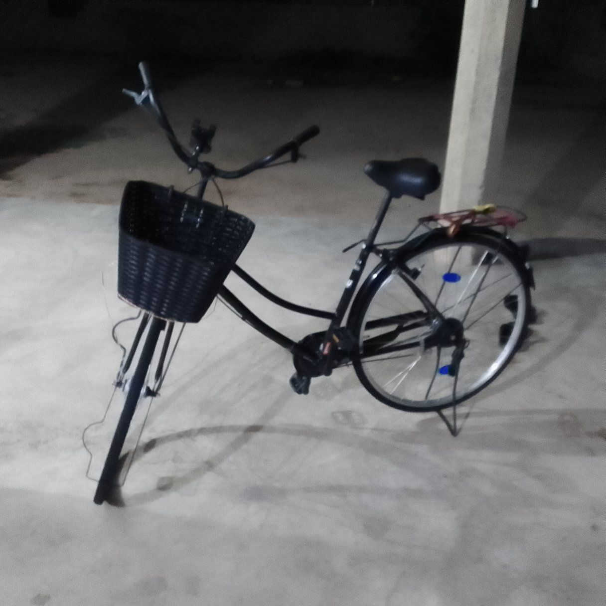 السلام عليكم ورحمة الله وبركاته 
يــــــوجــد بــايـسـكـل للـبـيـع
الحجم 27 تاير جديد وصطوبات شغاله السعر خاص؟ 
(الاستفسار مراسله الصفحه) او الاتصال على الرقم 
{***********}
