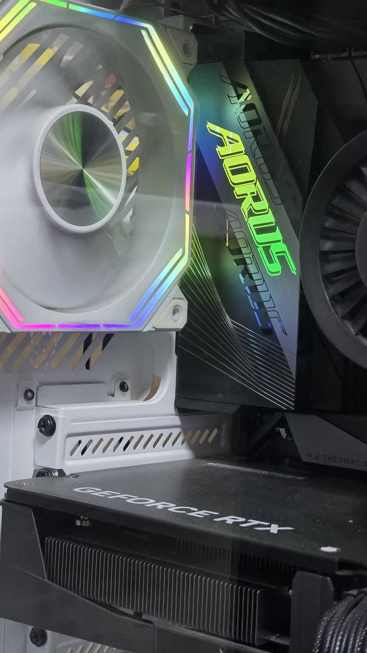 Pc
I9 14900k
Rtx 5070 msi gaming tero
1t lexer g4 7400
2t sata 6000
Aours z790 x pro 
Taf powr 1000 w
Case dark fish 477 ابيض
 ARCTIC Liquid Freezer III 360
Ram 32 ddr5 6000
شاشة lg 2k 165hz
تفاصيل خاص


**إذا كنت صاحب هذا الإعلان وتريد حذفه لأي سبب، رجاءا أرسل رسالة إلى الدعم الفني**