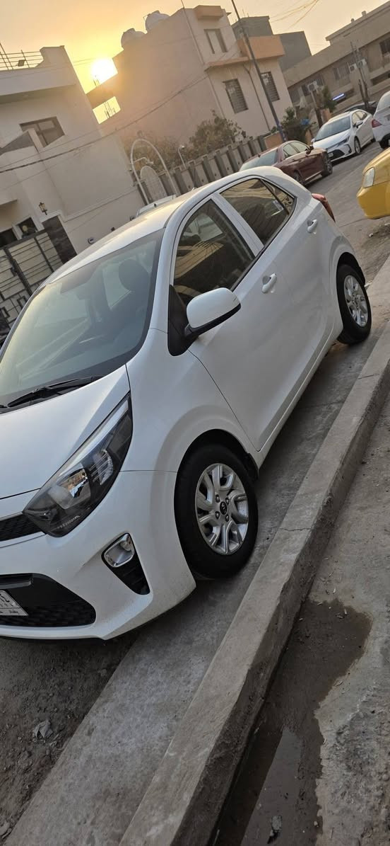 السلام عليكم كيا بيكانتو خليجي مكفولة (موديل 2020) كلش نظيفة السيارة شاشة كامرة خلفية حساسات بل دعامية تحكم ستيرن 
محرك 4 سلندر دووش مكان السيارة بغداد اليرموك 
السعر: 113 وبيها مجال 
للاستفسار:***********/***********
