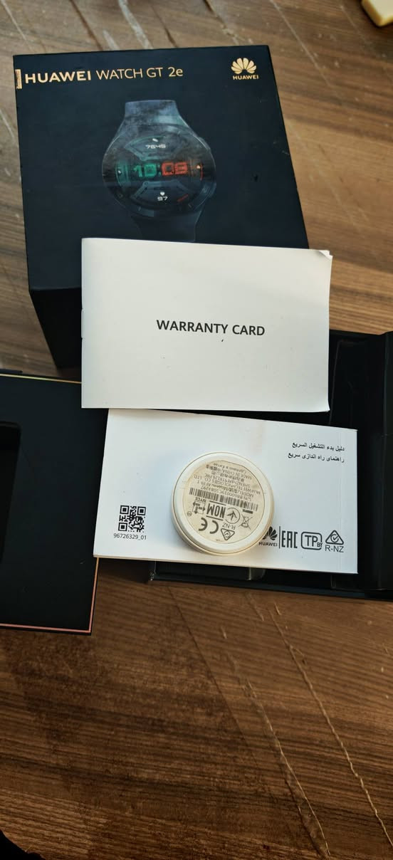 ساعة هواوي الرياضية اصلية gt 2e
لو اسود مع ملحقاتها 
السعر 75 الف 
يوجد توصيل ***********
