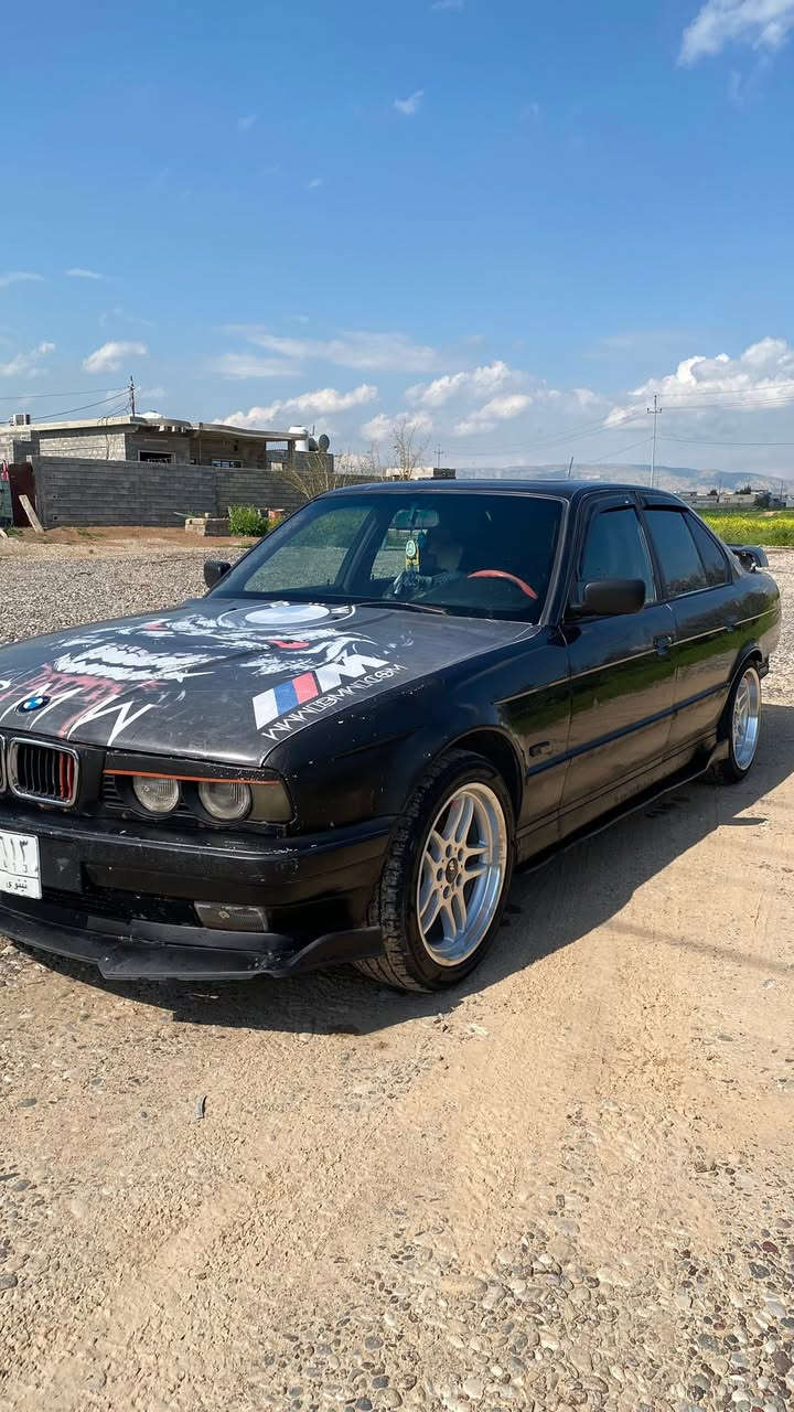 السلام عليكم BMW 
موديل 1992 
حجم 525 كبس
سعر 48 بي مجال
*********** نتصل واتساب
