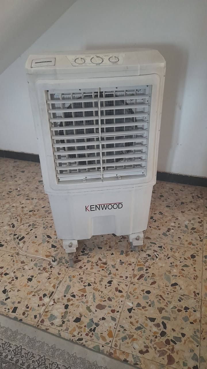 للبيع كنفيره مستعمله قليل جدا نضيفه السعر
150 ومولده 10انبير نوعيه جيده الملف الكبير سلف نضيفه جدا 150كربلا***********
