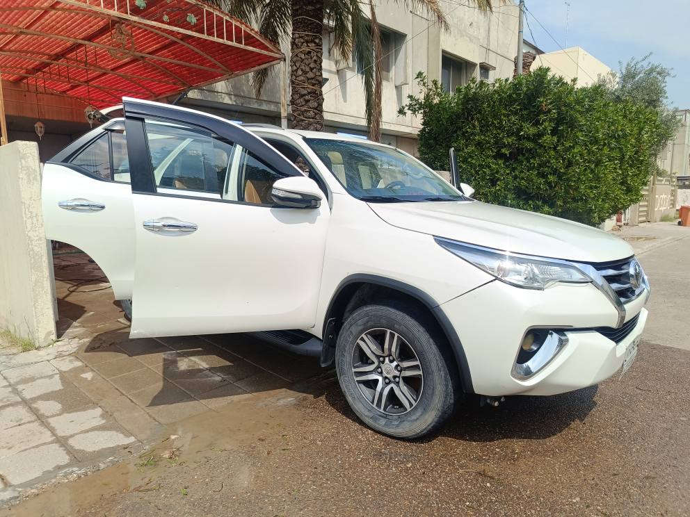 فورجنل موديل 2017 سياره مكفوله من صبغ وتبديل وبارد
سياره نضيفه باسمنه ماشيه 145  7 راكب مكينه 4 سلندر 2700 مكلف بل نشر 

*********** بغداد, العراق
