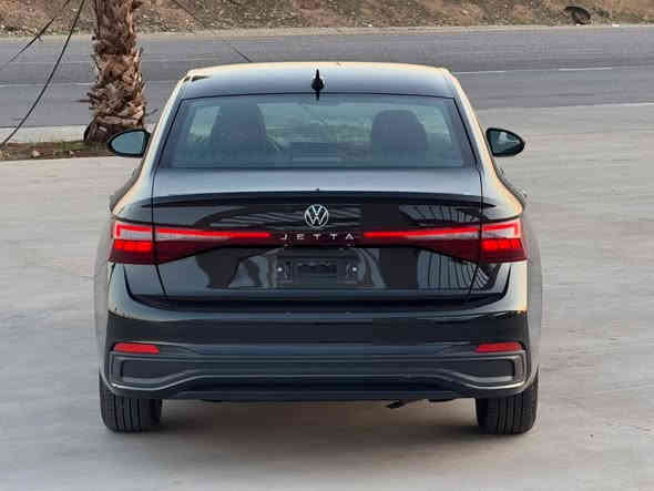 Volkswagen Jetta SPORT - شكل جديد ‎
موديل  : 2025 
سياره فقط جاملغ صبغ بدون دواخل 
سياره بدون ارباگ 
لون سياره اسود    🤍
‎المحرك:- i4 - 1.5L Turbo 
شاشه كبير 
‎گيج ديجيتال 
‎بريك بصمه 
‎رادار
‎كاميرا 
CarPlay
فه حم شركة   
Auto-Start/Stop
‎لايتات Led+Xzenon
ماشي4000"  mi
  سعر 172 مجال قليل ❤️‍🔥
بچم كبس كل شي ضمان 
سياره بدون رقم ترقم /اربيل دهوك سليمانيه 
مكان عقرة 
حادث موجود داخل صور 
*********** واتساب
كورك ***********
