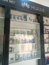 وبركاته  محل موبايلات للبيع كامل ملحقاته اكسسوارات و عدة صيانة و ديكول...