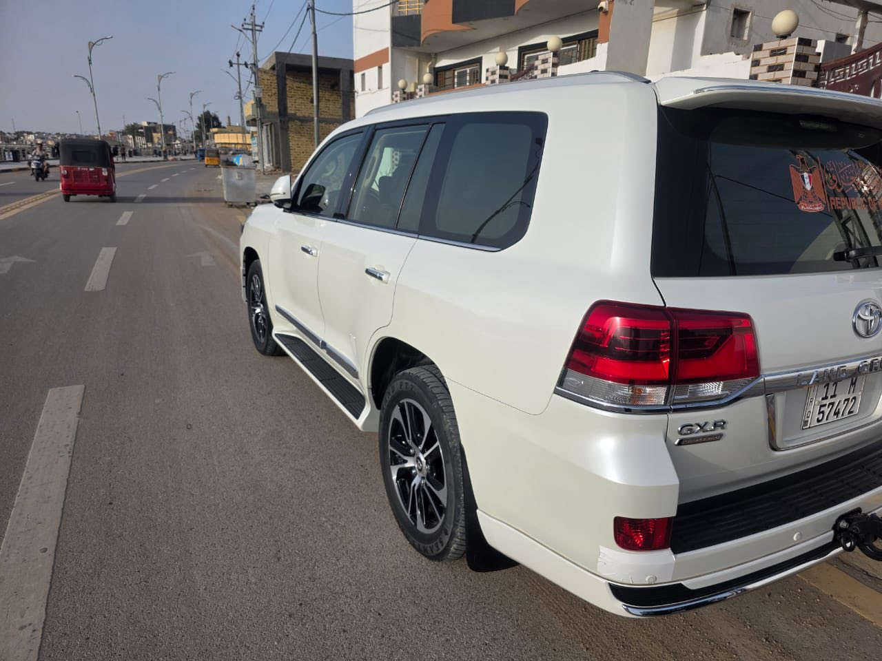 تويوتا لاندكروزر 2021 
بريم 
ماشية 70 الف 
السعر 60 الف 
ترهم مراوس 
للأستفسار 
***********
***********
