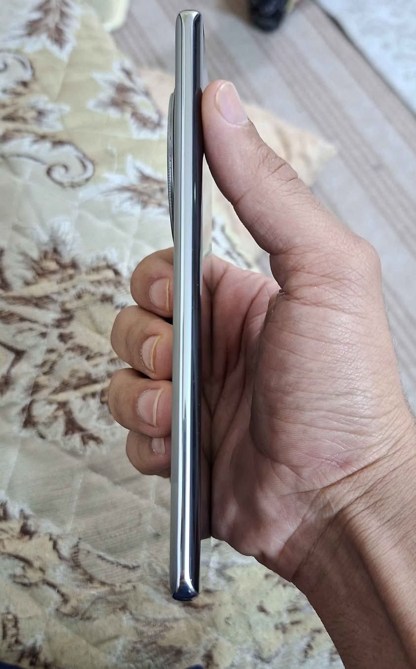 سلام عليكم جهاز انفينيكس زیرو 40 برو 5 جي للبيع اخو الجديد استخدام 2 يوم محتاج فلوس وريد ابيعة مستعجل على بيعتة جهاز كامل ملحقات شاحنة لصلية مالت الجهاز وكارتونة جهاز ولله لو ما محتاج ما ابيعة صالي يومين من ماخذة السعر 450 وبي مجال  للاستفسار ***********متواجد واتساب وانستة فقد البصرة, العراق
