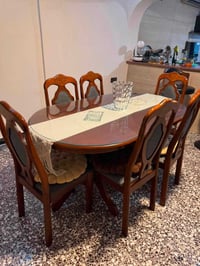 ميز طعام • ٦ كراسي • نظيف جدا