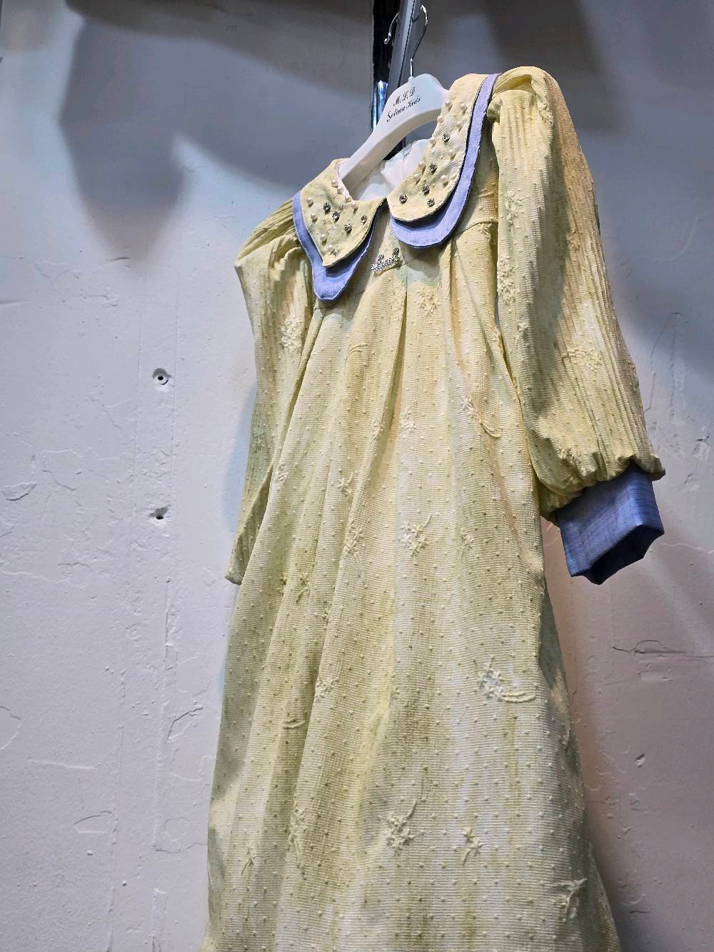 سلا عليكم محلنه محتص ملابس اطفال ولادي بناتي. حاليآ متوفر بدله بناتي من عمر ست. سنوات الى عمر ثنعش سنه   العنوان سماوه قضاء الرميثه شارع الأطباء 