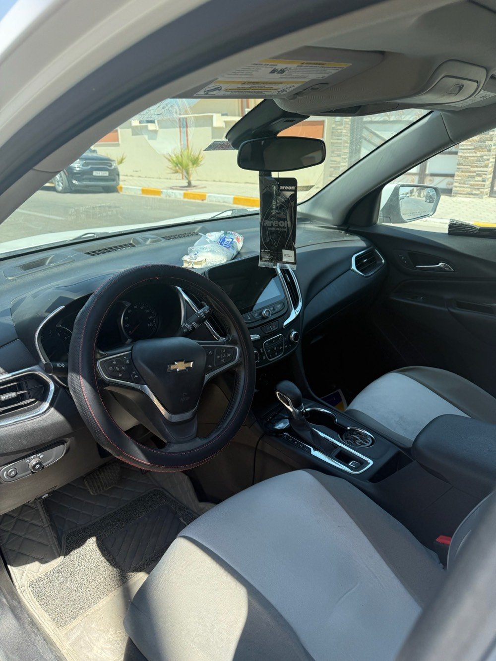 سيارة اكوينكس موديل ٢٠٢٢ اربيل ماشية ٧٠ الف وارد امريكي فول مواصفات فتحة رادار هيتر بالستيرن كشن كهرباء وبعد تفاصيل ضربتها بالجنطة الخلفية مبدل باب الجنطة وبيها بارد بالباب الي خلف السايق والباب الثاني بدون صبغ وبدون ايرباك 
العنوان البصرة / مدينة الامل 
 