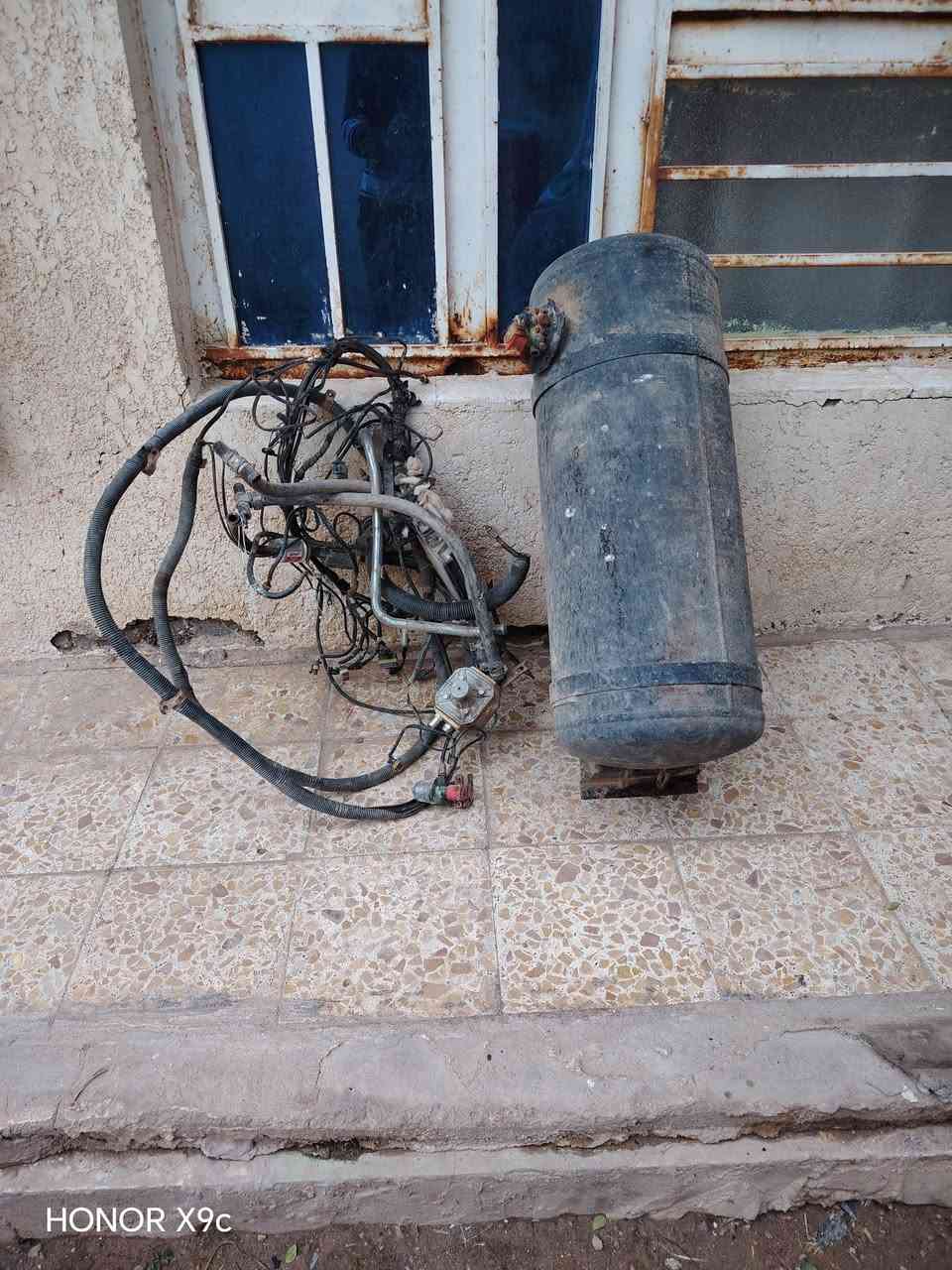 سلام عليكم شباب منضومه غاز مال سياره للبيع كامله ويه كل ملحقاته. ***********
