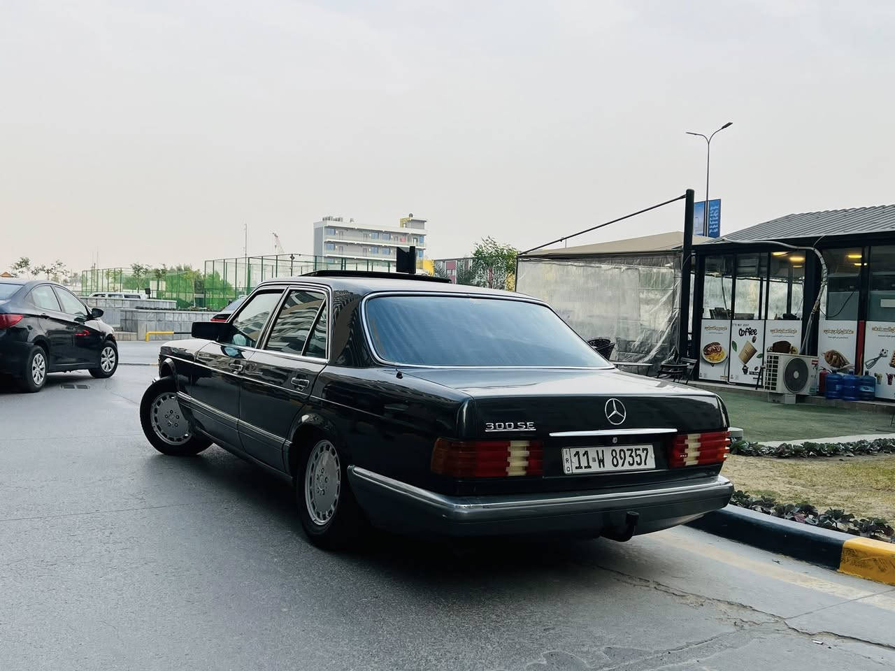 السلام عليكم جامبؤ 300 قصير 
كير مكينه بلاد 
سلايت شغال 
قواعد دبل تمام 
فقط نقصها منضومت تبريد 
مصبوغه جماليه لا ضربه ولا معجون 
السياره رقم نكليزي بغداد 
السعر 85 وبيها مجال قليل 
الاستفسار *********** غير متواجد ع فيس
