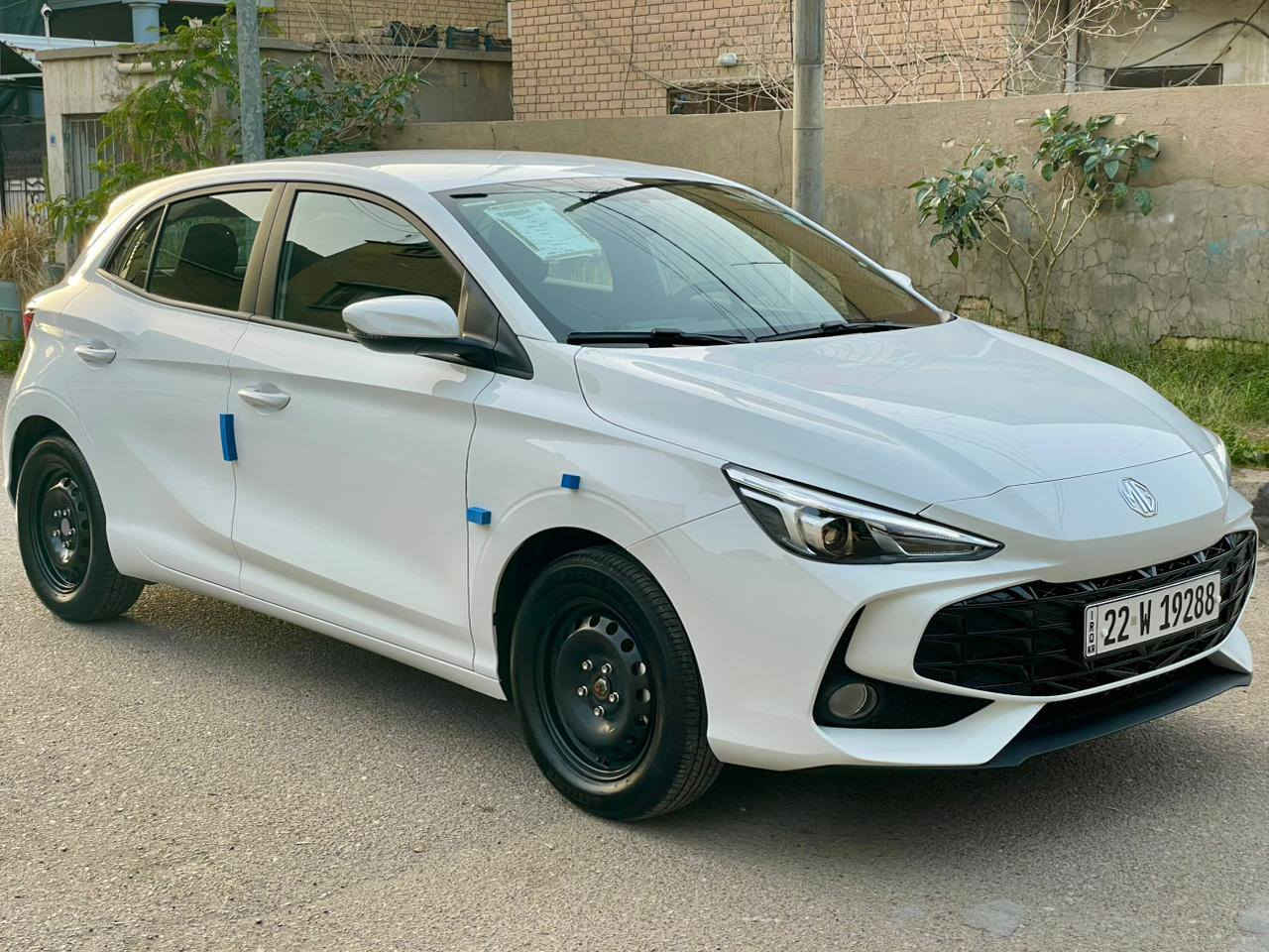 السلام عليكم             MG3
2025 رقم اربيل بآسمي تحويل مباشر 
بضمان 6 سنوات + 200 الف كيلو متر 
وضمان سنتين صيانه عامة مجانية 
6 تبديلات دهن مجانا بالشركة 
‎السيارة رقم اربيل باسمي 
‎المحرك 1500 تنفس طبيعي 
‎كير اوتماتيك 
‎شاشة ابل كار بلي واندرويد 
كامره خلفية
تحكم ستيرن جهتين 
 بك لايت لد Led
لايت الامامي لد Led + ماطور 
بلوجكترات امامية
اشاير بالمري الجانبية 
لايت عدسة 
‎حساسات خلفيه
حساس ضغط اطارات
 4 جام كهرباء
عداد المسا‎فة 7
السيارة بعدها بلازكات الشركة زيرو 
السيارة ترقيم جديد بأسمي اربيل 
تحويل ثاني يوم مكان السيارة بغداد الكرخ 
الاستفسار ***********
