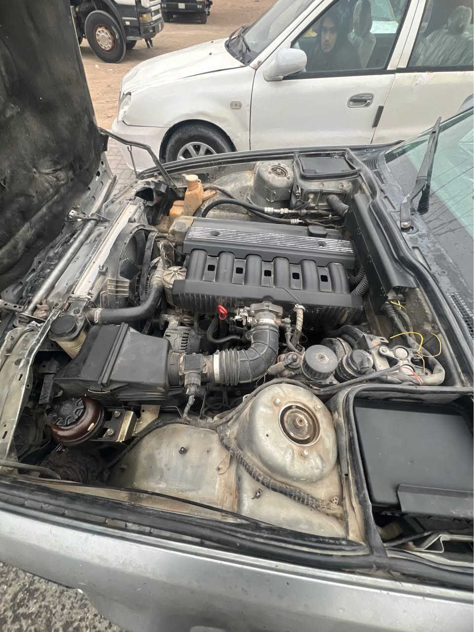 BMW520 مسكر كير عادي 
باسمي مشروع وطني سنويه ٢٠٢٧
مديل ١٩٨٩
تبريد وتدفئه شغاله 
بديها بيه جراد 
حداده جديده وتخم تاير 
غرفتها نضيفه ١٠٠/١٠٠
ااتصل ***********
السعر ٣٨ الزبير, البصرة
