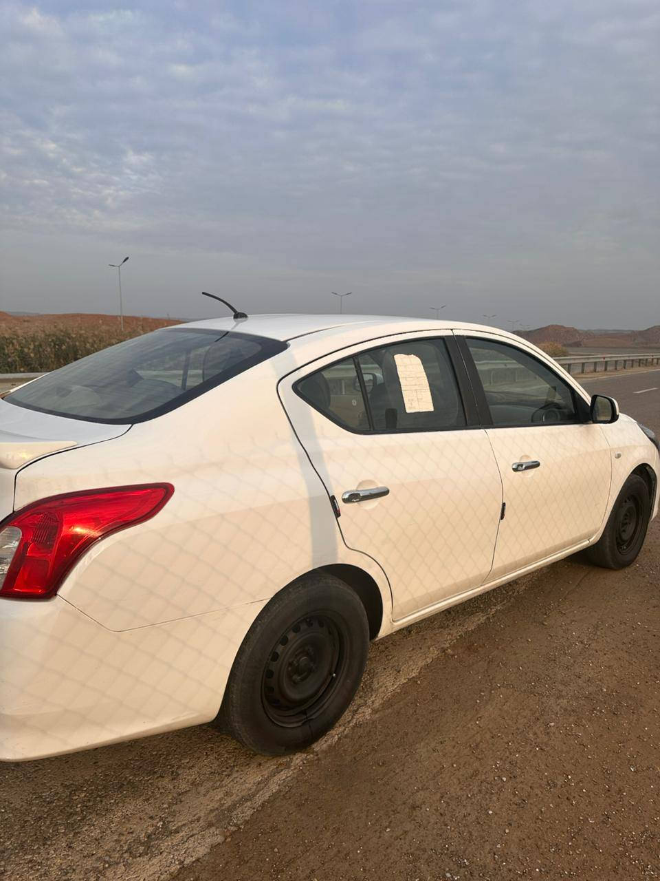 نيسان صني 16 هندي بليتة زرگة
بيها 4 قطع تكمة سقف بگد شبر اثر ضربة بحجر و سنوية ساقطة وبيها ملاحظات بسيطة

السيارة موجودة بكركوك سعرها 87 و مجال كلش قليل
*********** متواجد فيسبوك واتساب
