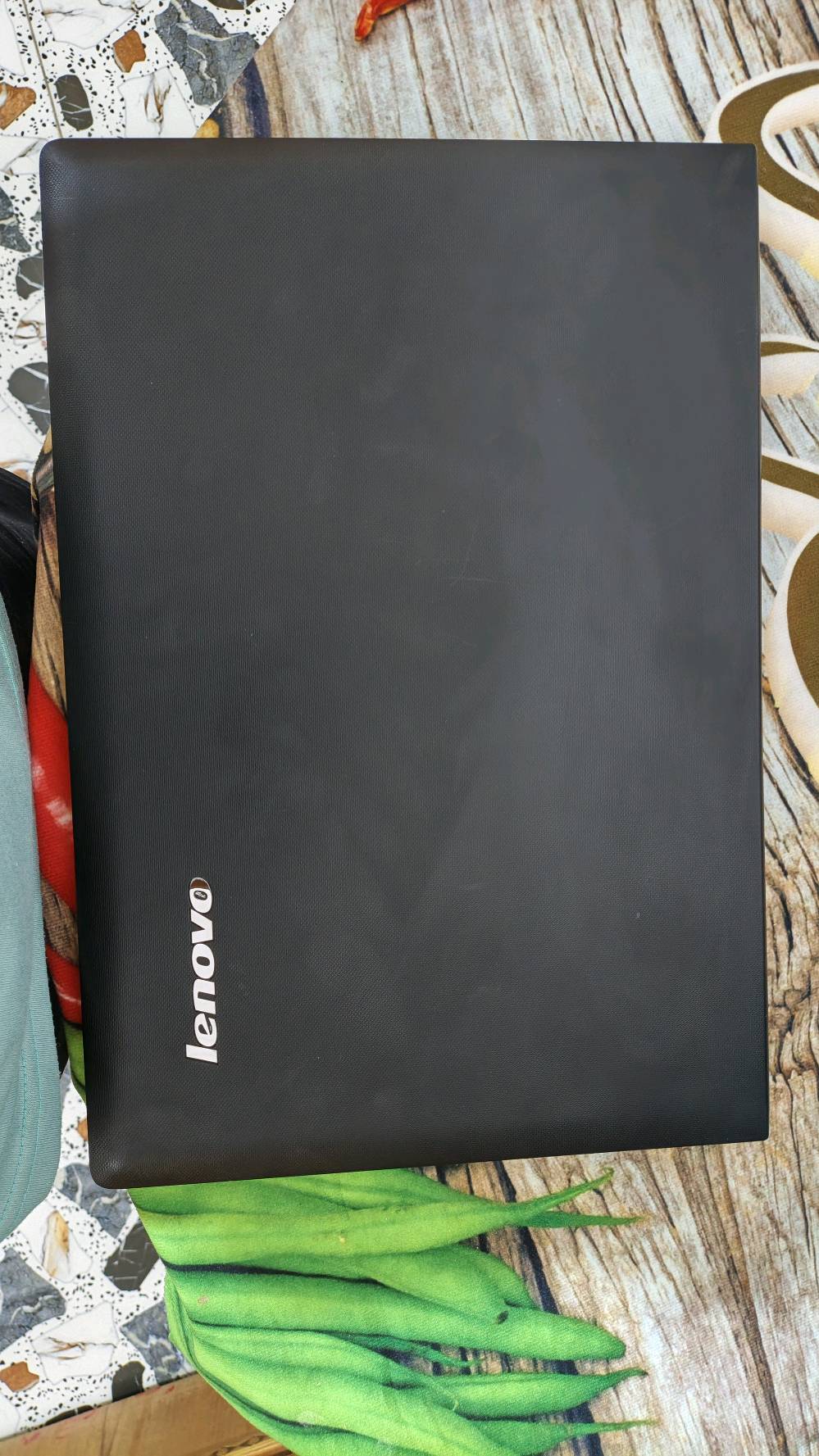 لابتوب lenovo G80
للاستخدام يومي دراسه + تصفح 
هارد hdd واحد تيرا بايت 
معالج core i3 
رامات 4 DDR3
شاشة حجم 14 
نضام لينكس ( سلاسة + سرعة) 
السعر: 145 وبي مجال 
الشاحنة الاصليه ويا 
