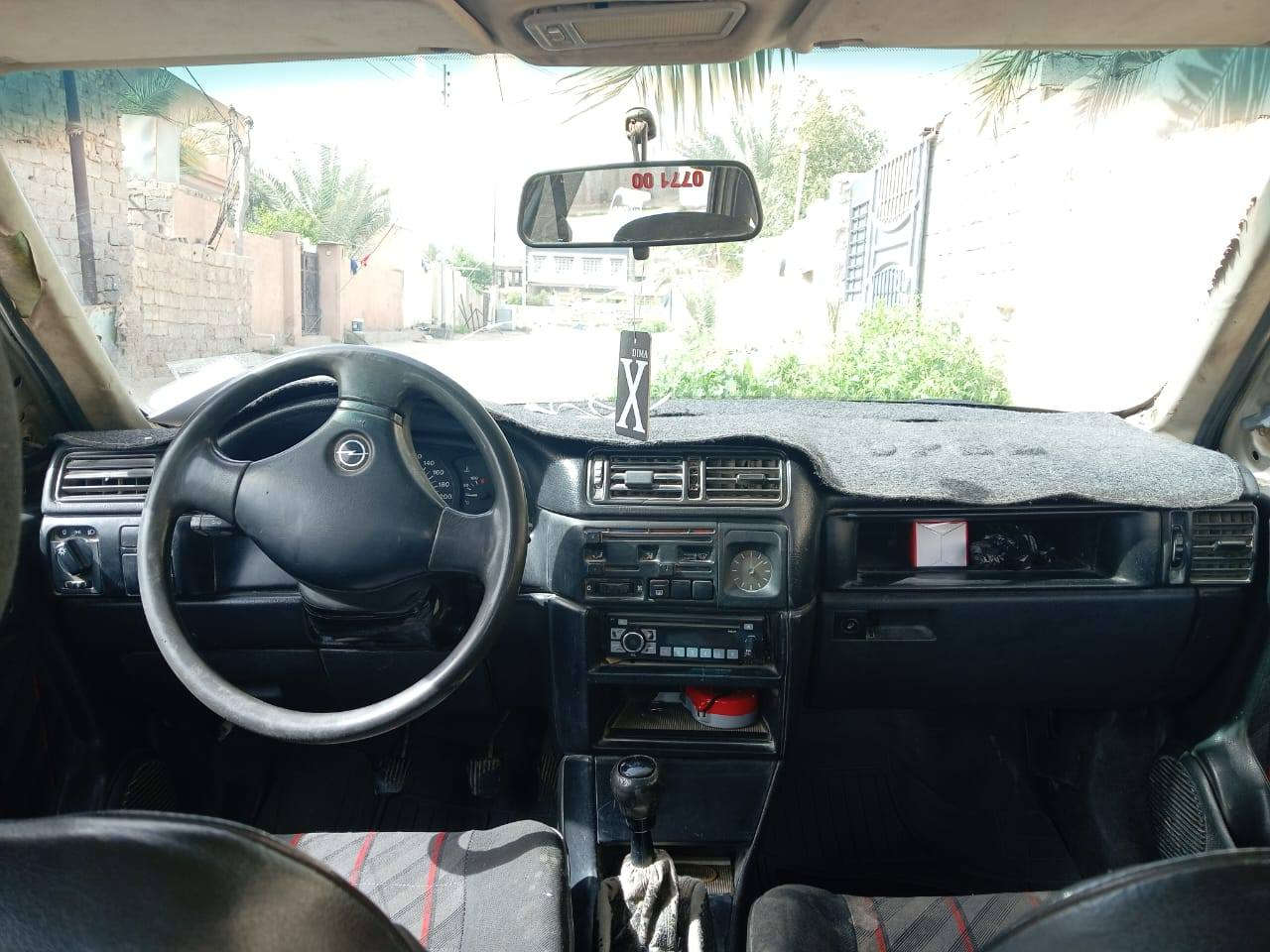 سلام عليكم سياره اوبل فيكترا موديل 92 مشروع وطني كير محرك مكفولات كهرباتيات كلهه شغاله تخم تايرات جديد سياره خير من الله مكاني ديالى السعر 27 وبيهاا مجال
***********
