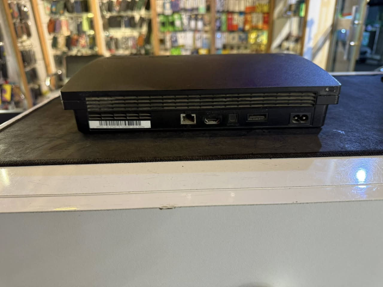 PlayStation 3 slim 
٢ جوستك 
سعر ٨٠ الف فقط 
***********
