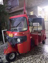 تكتك 2018 مرقم انكليزي  نضيفه تكتك السعر 4500 وبيها مجال  التواصل واتس...