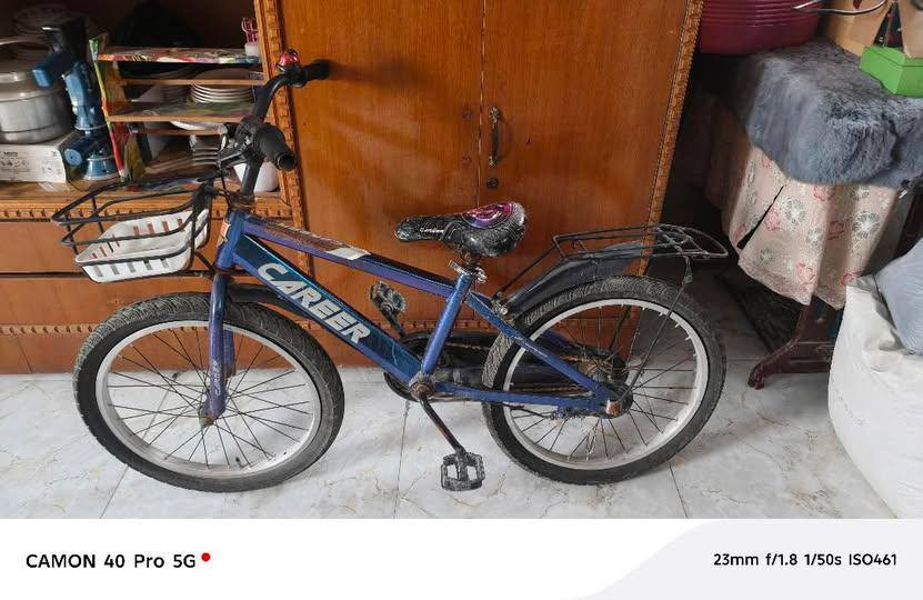 سلام عليكم بايسكلات الواحد علا 20 نضيفات عوزهن تنضيف بسيط العنوان بغداد مدينه صدر حي طارق رقم ***********
