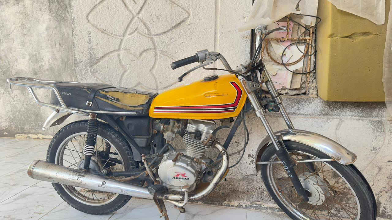 دراجه ايراني نامه للبيع سعر 700قفل
مع لعم بس مجفت محرك 
مكاني بصرة 
لاتصال ***********
