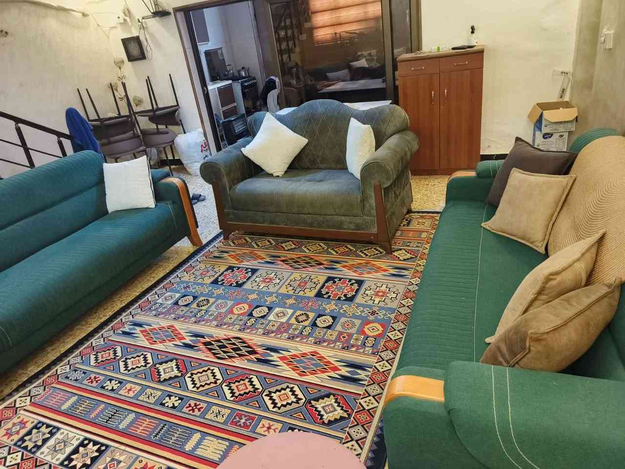 تخم 8 مقاعد جدا نظيف ميز طعام تركي مع أربع كراسي وطبلتين مع كورنر تركي يصير سرير وب مخزن للبيع


**إذا كنت صاحب هذا الإعلان وتريد حذفه لأي سبب، رجاءا أرسل رسالة إلى الدعم الفني**