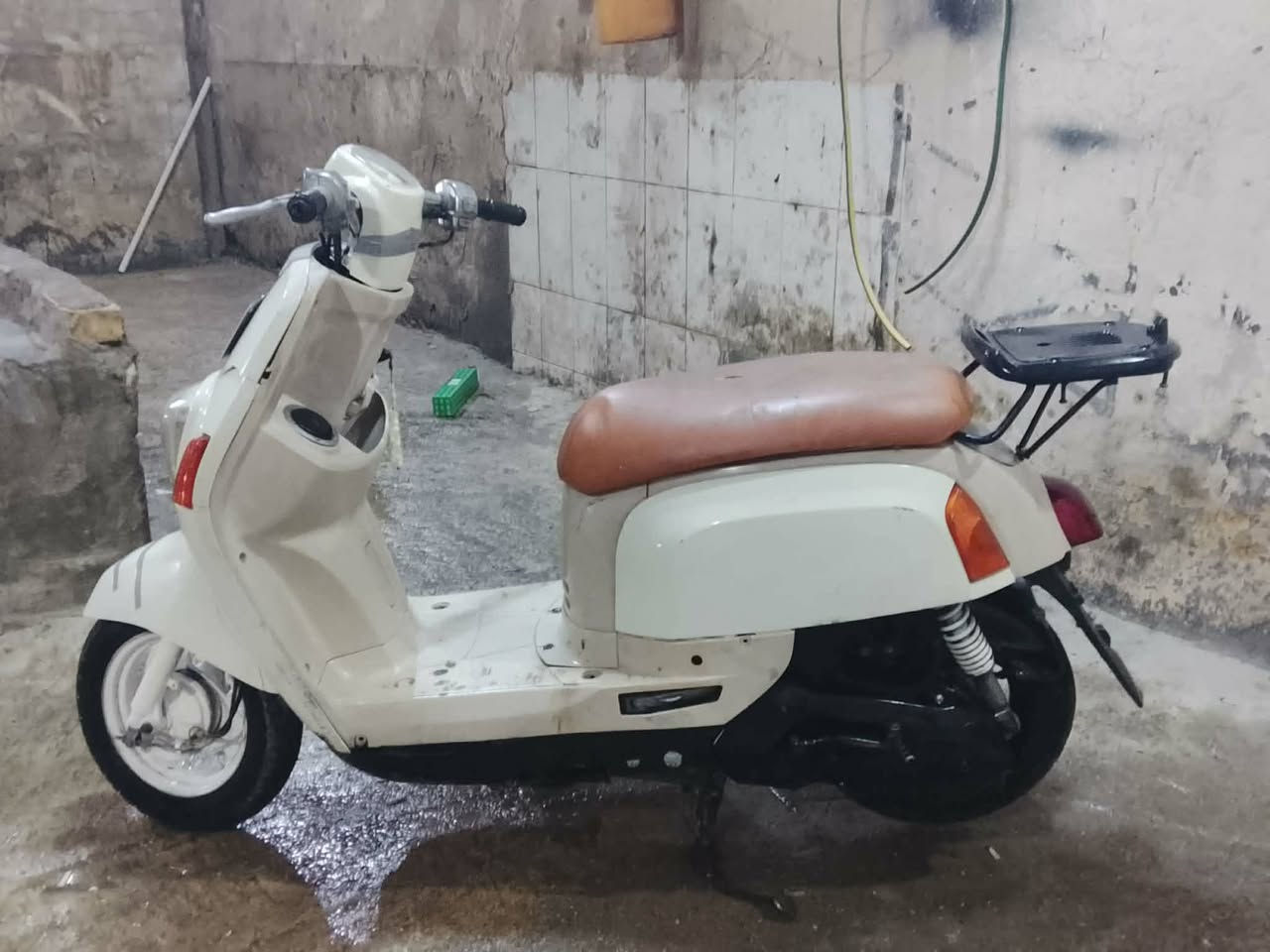 سلام عليكم بوليس البيع الدراجه نضيفه وكلشي ما بيهة شوفتك عينكم بس عوزه ترتيب شوي ما صارلهة هواي من جبتهة متوازي علا بيعتهة السعر 700 وبيهة مجال الستفسار علا هاذ الرقم المو شراي لا يتصل رجان ***********
