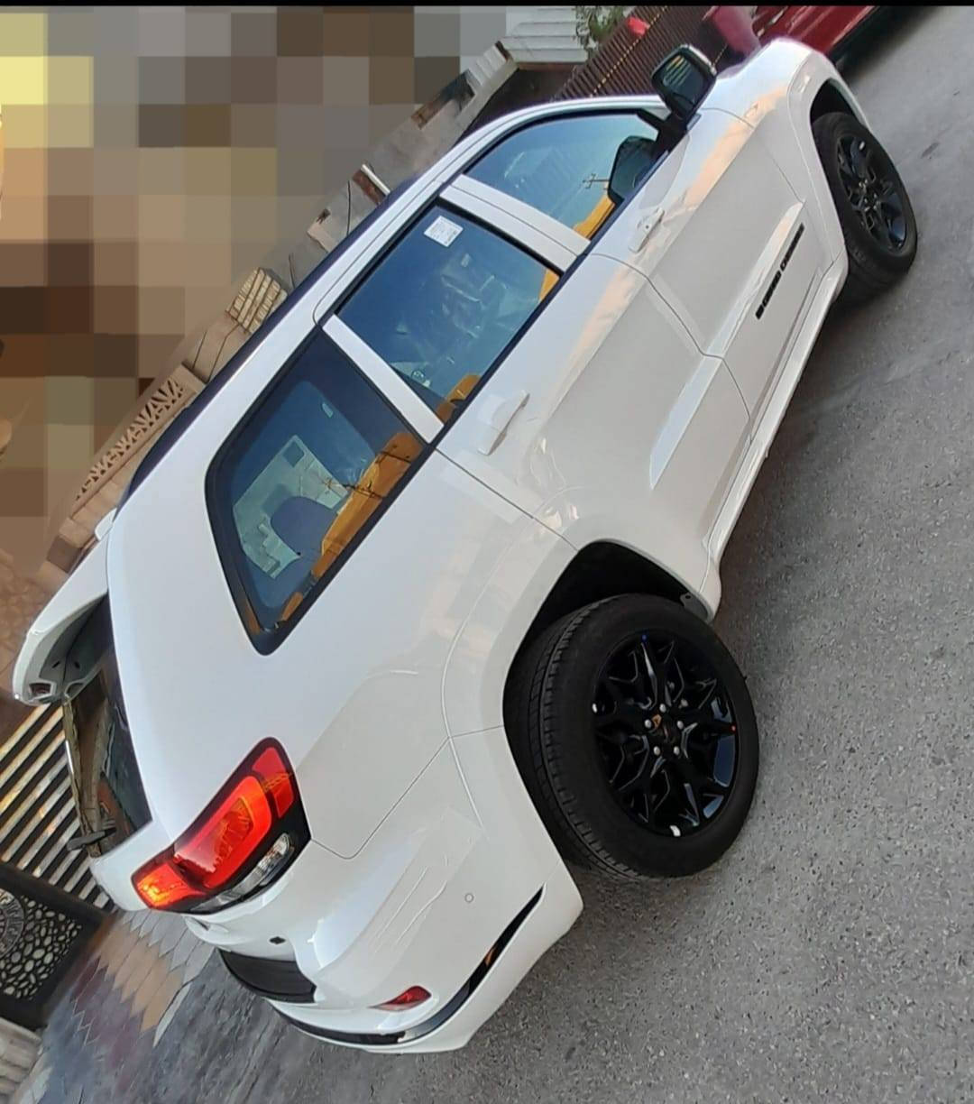 السلام عليكم جيب كراند شيروكي موديل2021 خليجيه فئه S وكالة هارلم رقم بغداد مكفوله كفاله عامه ماشيه 40 موصفات فول واحد ع واحد  داخل اسود مطعم بحمر رقم التلفون ***********
