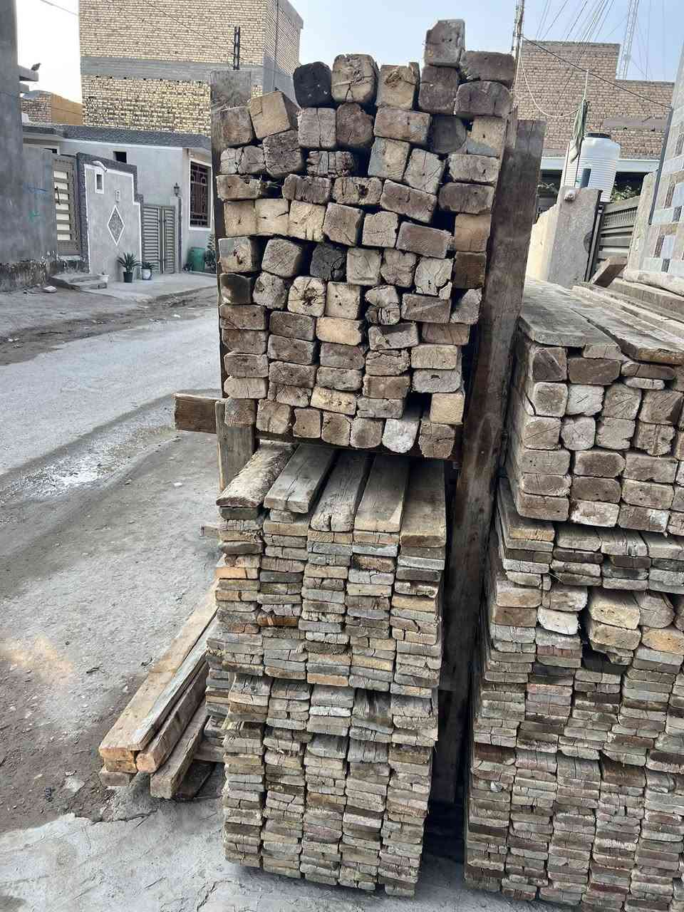 السلام عليكم قالب خشب للبيع يدك ١٨٠ متر نضيف العنوان حله ***********
