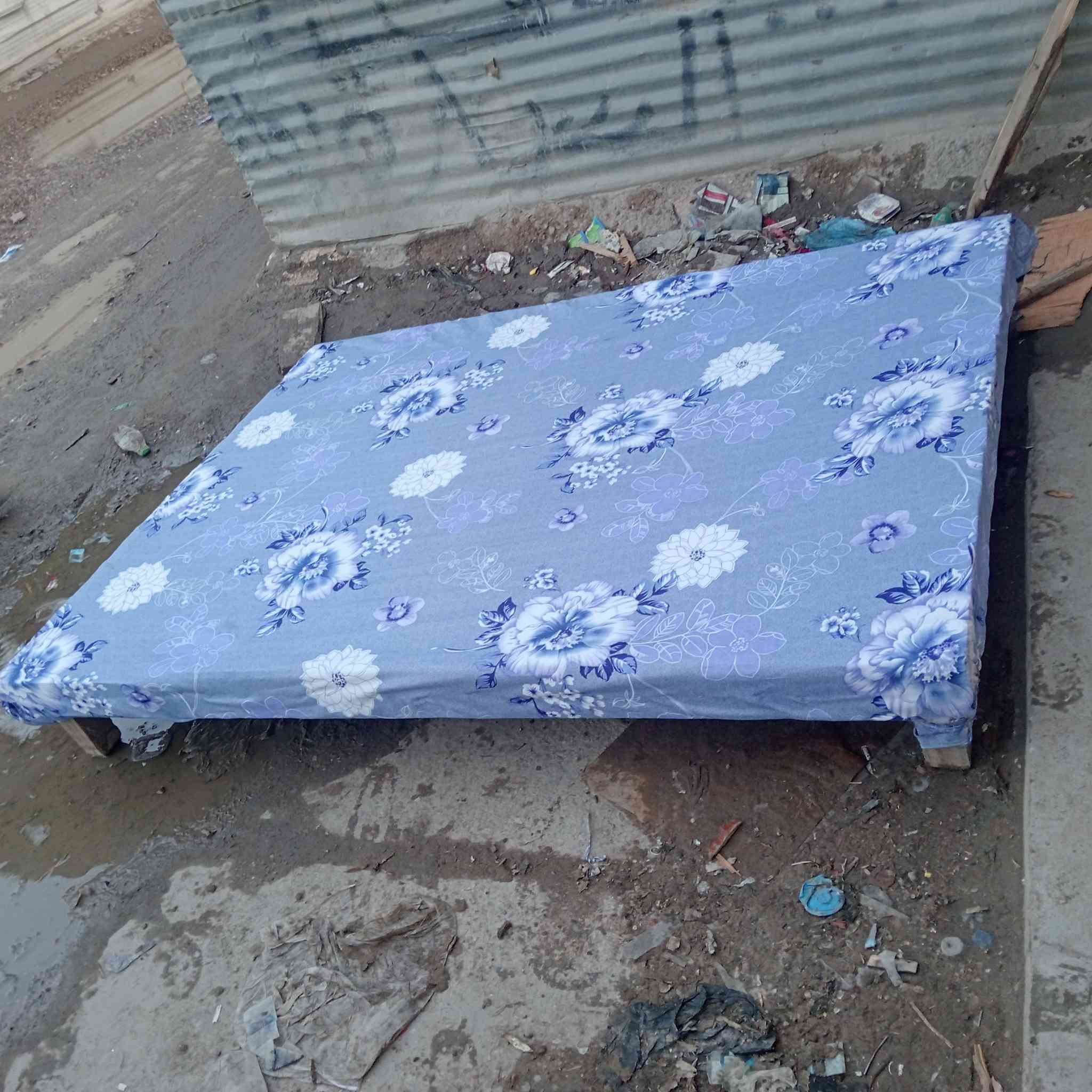 سلام عليكم اغرض للبيع مكان زعفرانيه ***********
