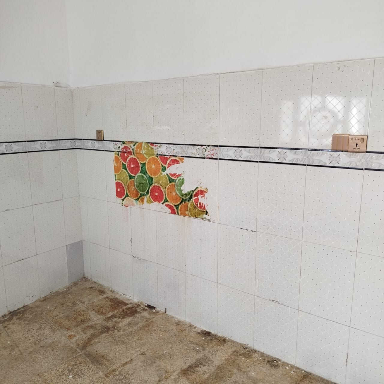 سلام عليكم بيت للبيع طابو صرف الوجهيه ٨ نزال ١٣ سعره ٦٥ بي مجال العنوان ورديه خلف مستشفئ الكفيل***********
