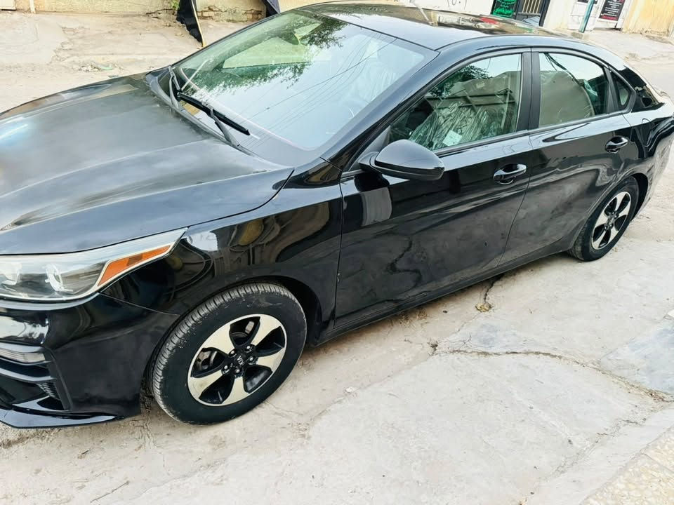 السلام عليكم كيا فورتي موديل 2019 وارد امريكي نص فول رقم بغداد حادث جاملغ وبنيد  مكينه 2000دوش كيرcvt بسمي 
 مكينه وكير خير من الله عليها صدر كامل جديد منظومه تبريد كامله سعرها 112 وبيها مجال بسيط
العنوان حي اور 
***********
