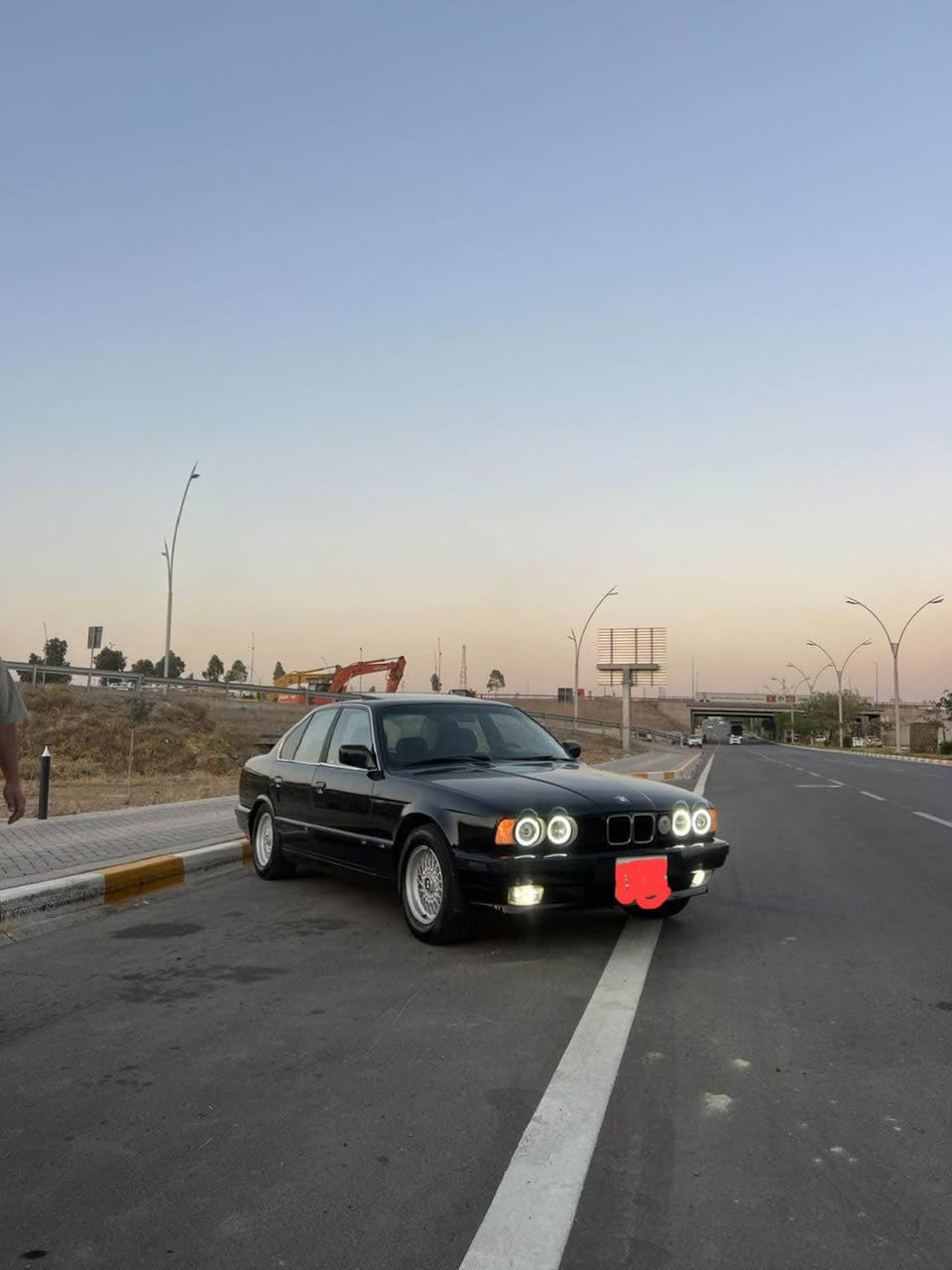 بی ئێم ٥٢٥گێرعادی گێرومەکینەسەقەر سکلێتەر کارەبای چوار جام کارەبا سلایت لایت ئەلقە مۆدێل١٩٨٨بێ لێدرو عام کراوە بۆ جوانی چوار ویل تایەی لۆکی لەسەرە بیتاقەی بەنزینیشی ھەیە سعر ٥٨ وەرەقە معامەلە وەتس اب *********** كركوك, العراق
