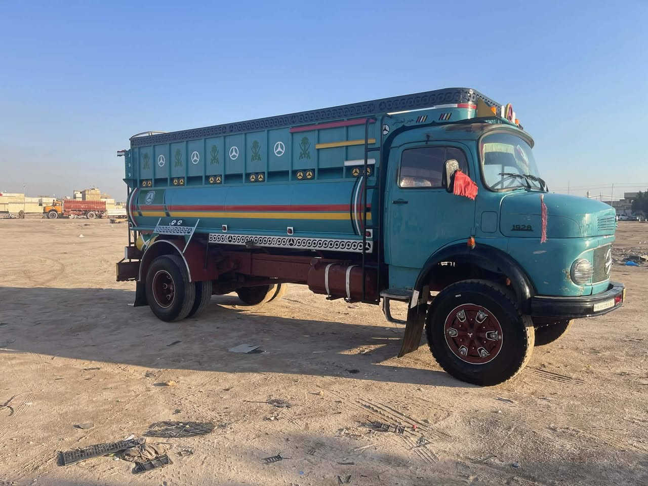 ابوردين للبيع ٧٥ سياره نضيفه ثمانيه طن مكفوله كفاله عامه شاصي مكينه وكير كله على شرط العنوان نجف حي نداء *********** #***********
