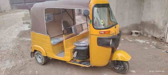 تكتك البيع موديل  20 شهر 12 رقم انكليزي محرك خير من الله المكان مشتل قرب حسينيه الشوكي ***********  السعر 6 ملاين ونص
