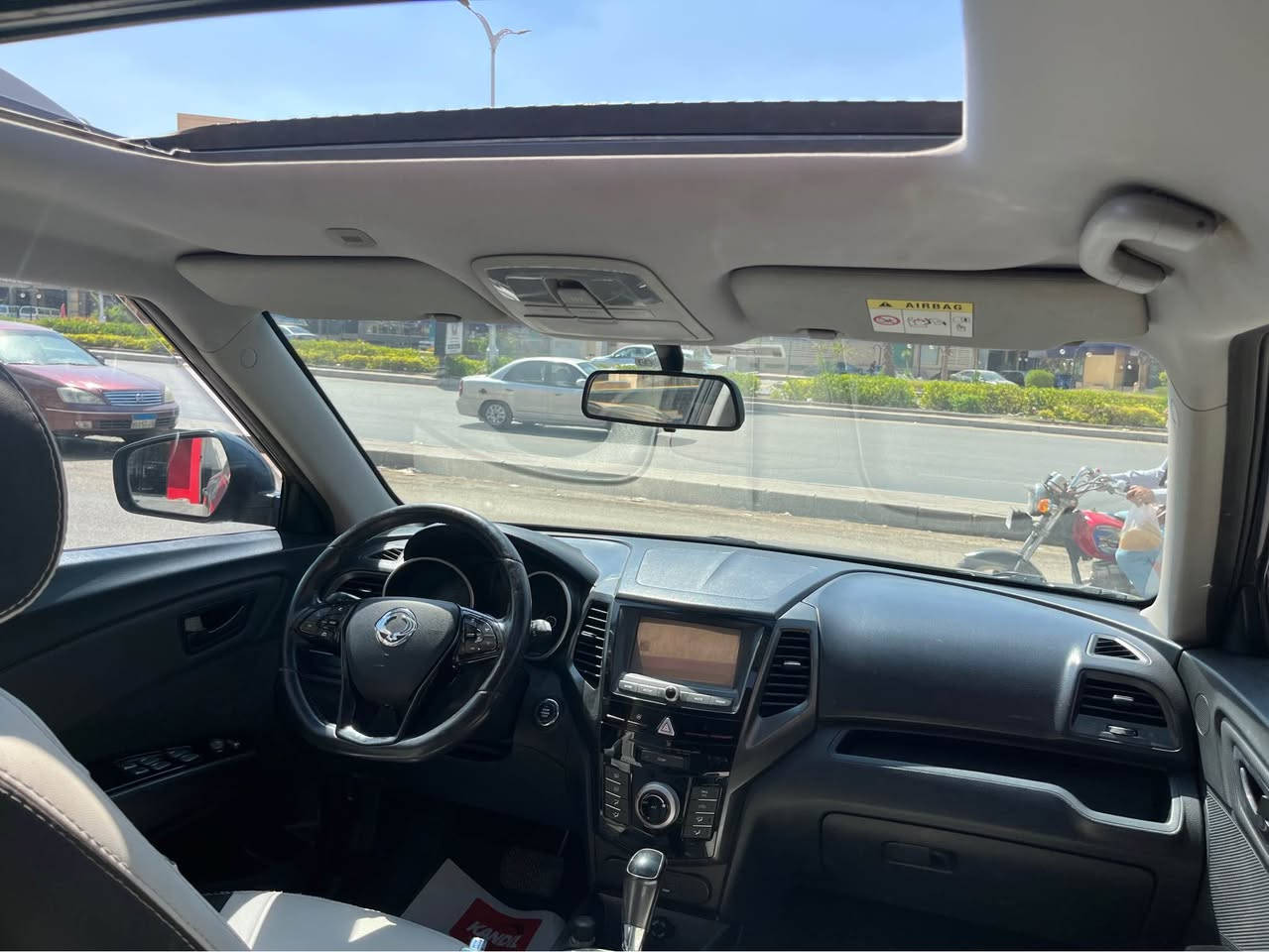 🚗 للبيع | سانج يونج تيفولي (SsangYong Tivoli)

🔹 موديل: 2019
🔹 العداد: 150,000 كم
🔹 اللون: فيراني
🔹 ناقل الحركة: أوتوماتيك
🔹 حالة السيارة: فبريكا بالكامل داخل وخارج

✅ السيارة بحالة ممتازة جدًا ولا تحتاج أي مصاريف
✅ صيانة دورية ومنتظمة
✅ جنوط سبور أصلية
✅ حساسات ركن
✅ زجاج ومرايات كهرباء
✅ تكييف ممتاز
✅ فرش بحالة ممتازة
✅ كاوتش وبطارية بحالة جيدة
✅ ثبات عالي وقيادة مريحة

السيارة فبريكا بالكامل، استعمال راقٍ جدًا، والمعاينة خير دليل.

💰 السعر المطلوب: ………. جنيه (قابل للتفاوض)

📍 المعاينة: 6 أكتوبر

📞 للاستعلام والتواصل:
0️⃣1️⃣1️⃣1️⃣2️⃣2️⃣2️⃣9️⃣7️⃣8️⃣0️⃣ السادس من اكتوبر, الجيزة


**إذا كنت صاحب هذا الإعلان وتريد حذفه لأي سبب، رجاءا أرسل رسالة إلى الدعم الفني**