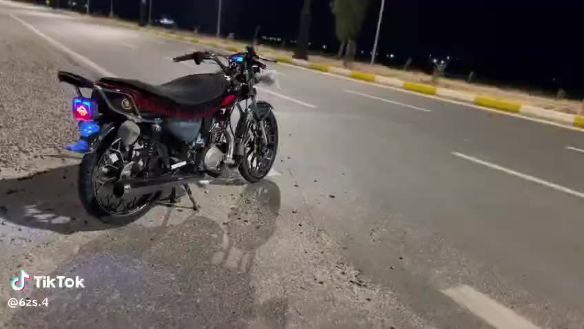 دراجه نامي برو محرك ٢٠٠ موديل ٢٠٢٥ لوك تجي بل مواقع انضف من بل الصور نقص برغي مابيها مكينه لحد اوتل بارحه اتفيلس لوك الدراجه سعرها ٨٠٠ بي مجال


**إذا كنت صاحب هذا الإعلان وتريد حذفه لأي سبب، رجاءا أرسل رسالة إلى الدعم الفني**