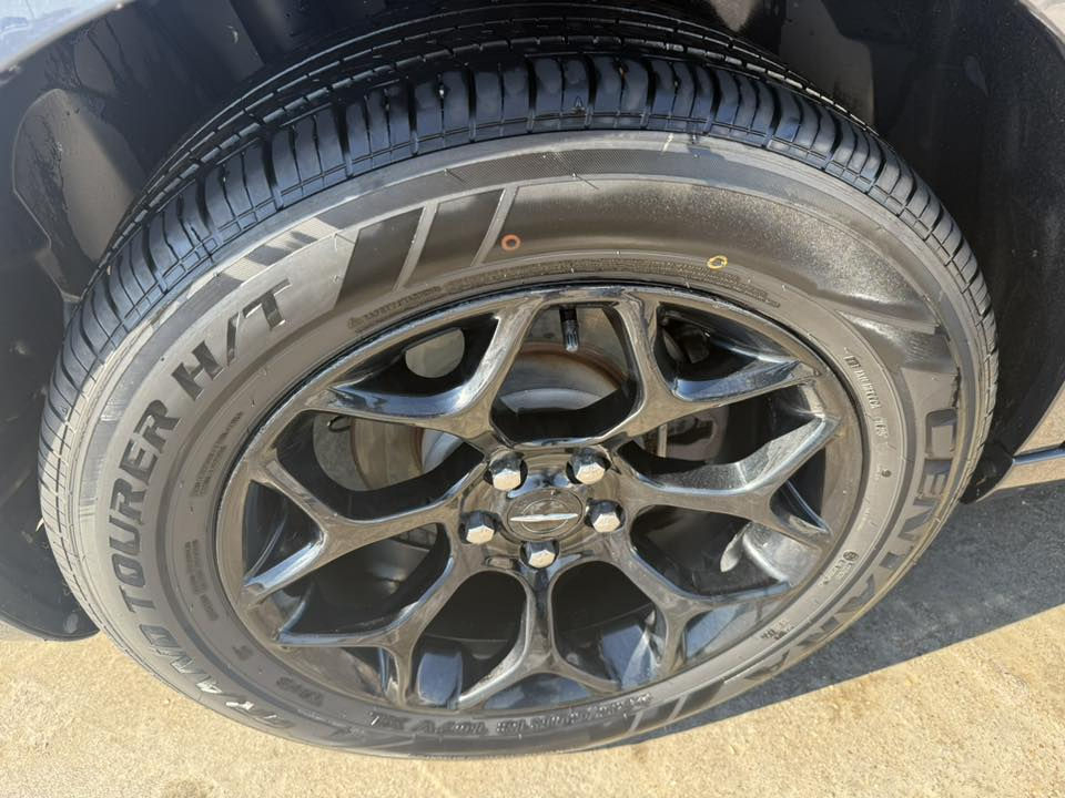 ويل حجم 18 تخم تاير توه مشدود نضافه 100‎%‎ 

هـ ***********
