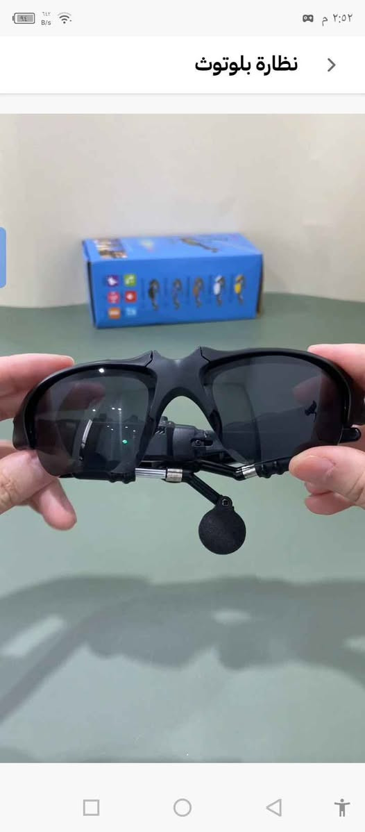 الاستخدامات

مثالية لممارسة الرياضات الخارجية مثل: الجري، ركوب الدراجات، التزلج، أو المشي في الطبيعة

ممتازة للأنشطة اليومية مثل القيادة أو التنقل في الأماكن العامة

تدعم الاستماع للموسيقى وإجراء واستقبال المكالمات بدون الحاجة لاستخدام اليدين، مما يجعلها خيارًا عمليًا للسفر والعمل

أنيقة وعصرية، تضيف لمسة تقنية حديثة لإطلالتك

المميزات

سماعتان مدمجتان على جانبي الإطار بتقنية صوت موجه نحو الأذن، توفّر تجربة استماع خاصة وآمنة

ميكروفون مدمج بجودة صوت واضحة لإجراء المكالمات أو الأوامر الصوتية

اتصال بلوتوث سريع ومستقر لربط النظارة بالهاتف الذكي أو أي جهاز متوافق

أزرار تحكم على الإطار لتشغيلإيقاف الموسيقى، الرد على المكالمات، والتحكم بالصوت

عدسات حماية من الأشعة فوق البنفسجية UV400، مثالية للوقاية من أشعة الشمس خلال الأنشطة الخارجية

تصميم مريح وخفيف الوزن للارتداء لفترات طويلة بدون إزعاج

بطارية قابلة لإعادة (لم يتم ذكر سعة البطارية) الشحن عبر كابل USB صغير (Micro USB)

بلد المنشأ: الصين بعقوبة, ديالى


**إذا كنت صاحب هذا الإعلان وتريد حذفه لأي سبب، رجاءا أرسل رسالة إلى الدعم الفني**