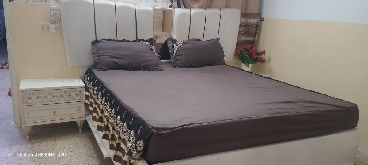 غرفه نوم للبيع استخدام قليل خشب اصلي السعر 600 
العنوان الهرمات شارع 60 
***********
