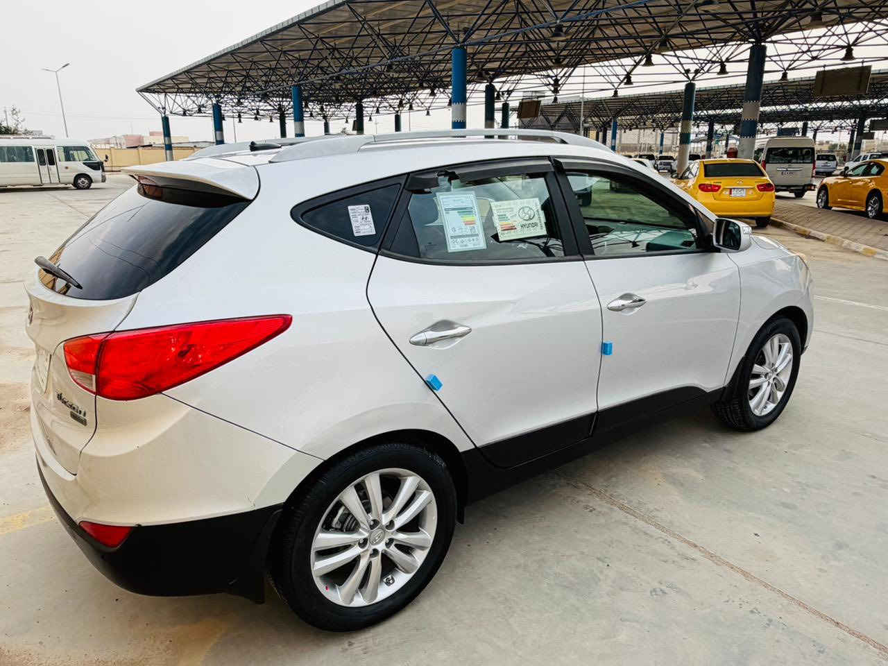 اللهم صل على محمد وال محمد 
السلام عليكم ورحمة الله وبركاته 
توسان 2013 وارد امريكي فول مواصفات 1/1 لمتد محرك 2400 دووش ماشيه 86ميل حقيقي السياره استخدام شخصي على ايد وحده السياره بيه تبديل الجاملغ الامامي الايسر والباب اصليات نفس اللون بدون اي ضرر شرط الفحص بدون ايرباك والباقي مكفول حتى الدعاميات مواصفات بصمه تشغيل بصمه ابواب شاشه ايباد كامره دواره حساس خلفي تبريد بيانو كشنات جلد تدفئه بالكشنات كشن كهربائي ثلاث انضمه للقياده كروز سرعه فول تحكم بالستيرن يدات نيكل ويل كب كروم ١٨ السياره جديده جدا من الداخل والخارج مكان السياره الناصرية السعر 122 للاستفسار ***********
