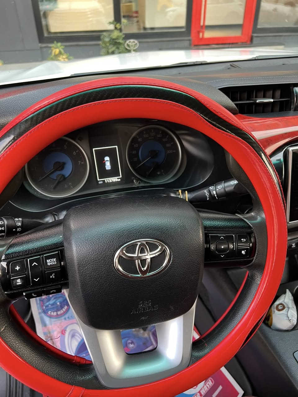 تويوتا 2019 ابيض رقم بغداد 
سنويه وهزه جديده كويتي ماشيه 113 الف بسمي على وضع الشركه السعر 245 وبيه مجال بسيط  ***********
