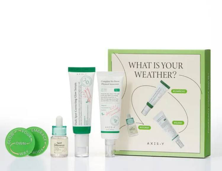 بكج المجموعة باسم AXIS-Y What Is Your Weather Beauty Box، 🌿

وهي مجموعة كورية للعناية بالبشرة مصممة لمعالجة التصبغات والبقع وحب الشباب مع توفير الحماية من أشعة الشمس. 🌿

تتضمن المجموعة ثلاثة منتجات أساسية من العلامة التجارية Axis-Y: 
سيروم مصحح للبقع الداكنة (50 مل): يحتوي على 5% من النياسيناميد والسكوالين النباتي لتفتيح البشرة وتوحيد لونها وترطيبها.🌿💚

علاج البثور "سبوت ذا ديفرنس" (15 مل): مخصص لعلاج الشوائب والحبوب، ويحتوي على مكونات مهدئة مثل 4-تيربينول وكبسولات السيراميد للمساعدة في استعادة حاجز الجلد.💚🌿

واقي الشمس : واقي شمس فيزيائي خفيف الوزن يحمي من الأشعة فوق البنفسجية ويناسب جميع أنواع البشرة، خاصة الحساسة والمعرضة لحب الشباب. 💚🌿

🌿 النياسيناميد يصحح البقع الداكنة ويحسن مظهر المسام.
🌿السكوالين: يحبس الرطوبة في البشرة للحفاظ على نضارتها.
🌿عشبة الشيح: تعمل على تلطيف البشرة وتهدئة الاحمرار.


**إذا كنت صاحب هذا الإعلان وتريد حذفه لأي سبب، رجاءا أرسل رسالة إلى الدعم الفني**