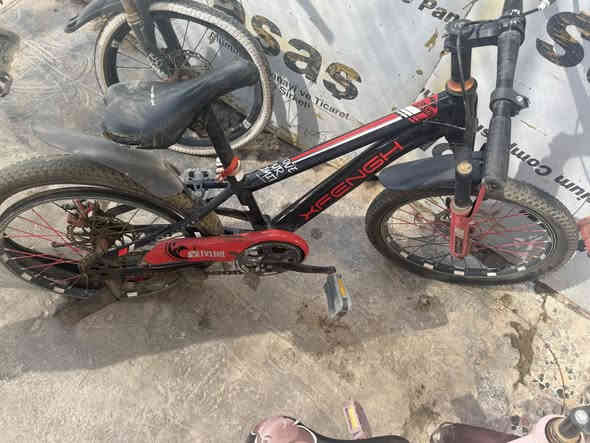 كلهن ب٥٠ الف *********** الأسود بس جوب خلفي والأبيض يرادلة ترتيب تايرات ويدة كير  مكان حي القاهرة جامع النداء
