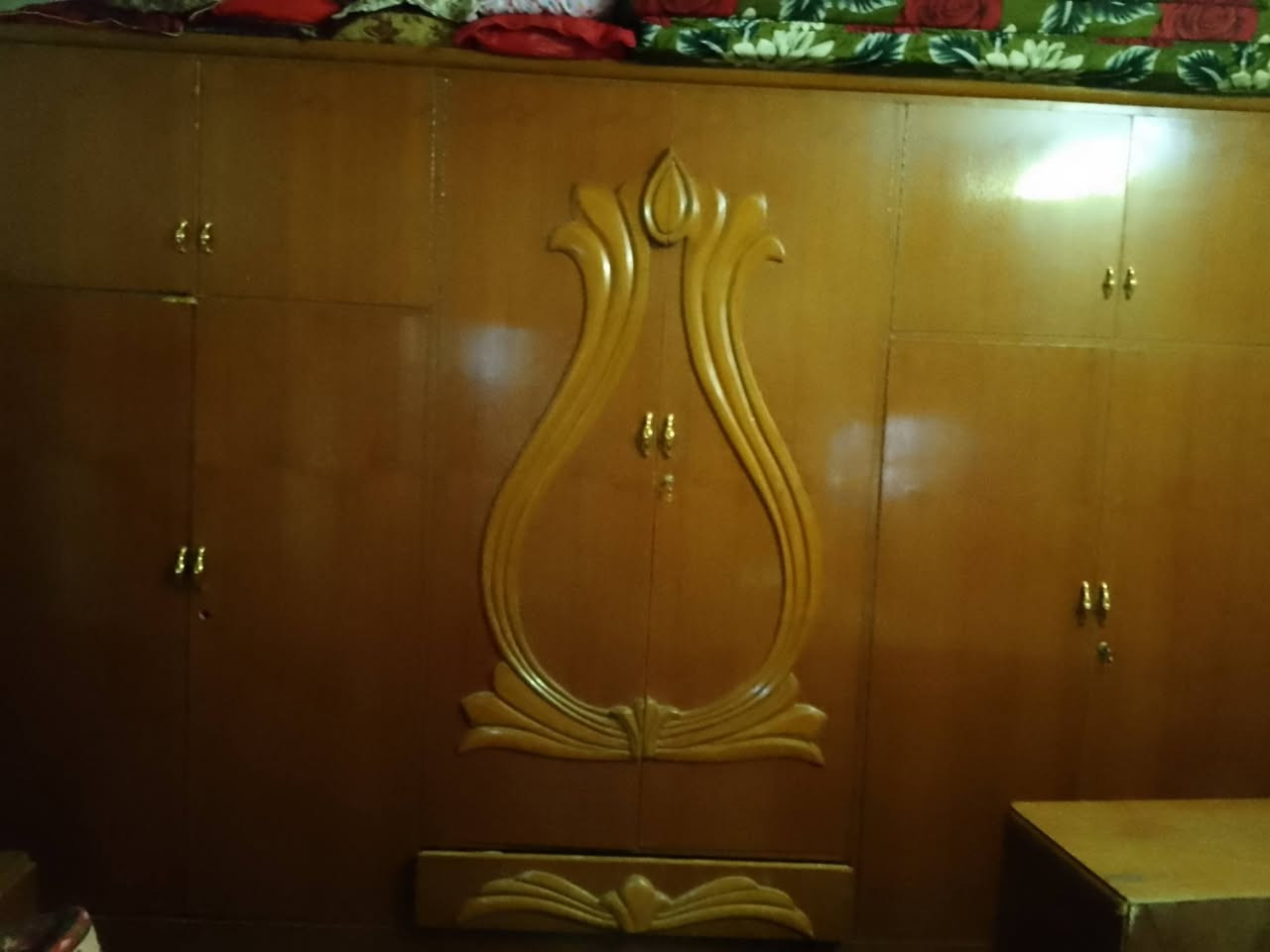 سلام عليكم متاح غرفه اخشاب 5قطع سعر500: ***********
