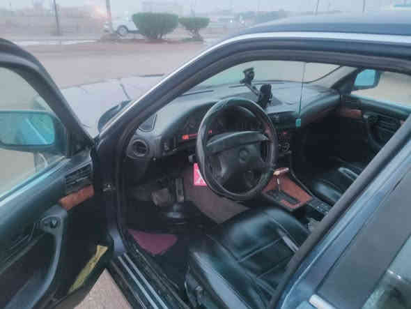 السلام عليكم بيم 535  موديل 91 السياره رقم بغداد انكليزي مشرروع وطني سنويه جديده وداخله هزه السياره بسمنه مكفولة كفاله عامه عده صبغ جماليه فقط
كير مكينه حداديه تخم تأير تبريد كلهن كفاله السعر 53 وبيه مجال مكاني واسط الكوت 
 ,,***********
